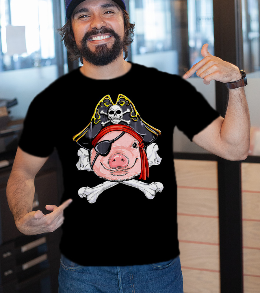 Pig Pirate Jolly Roger Flag Skull Eyepatch Crossbones Hat T-Shirt
