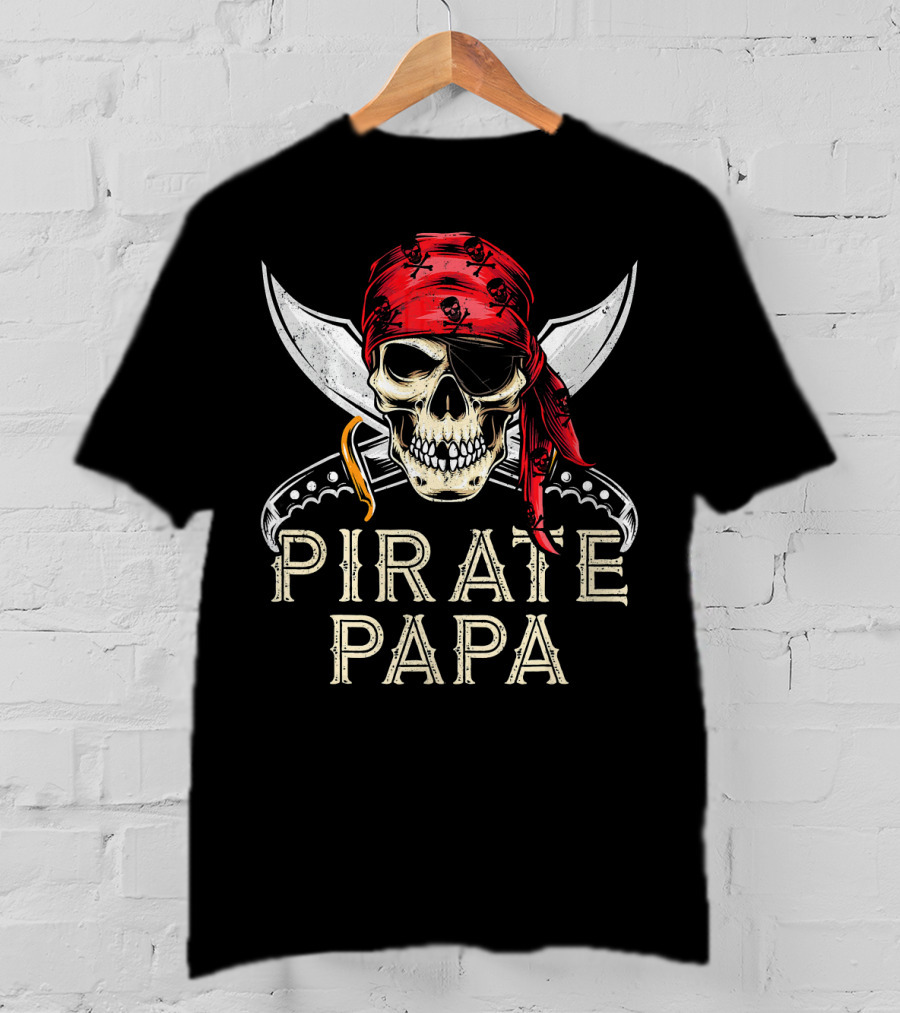Pirate Papa Skull Bandana Crossed Knives Jolly Roger Flag Dad T-Shirt