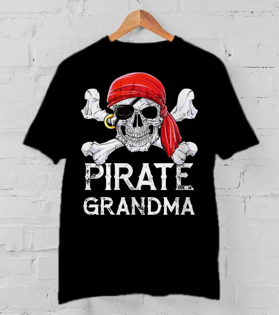 Pirate Grandma Skull With Red Bandana And Crossbones T-Shirt