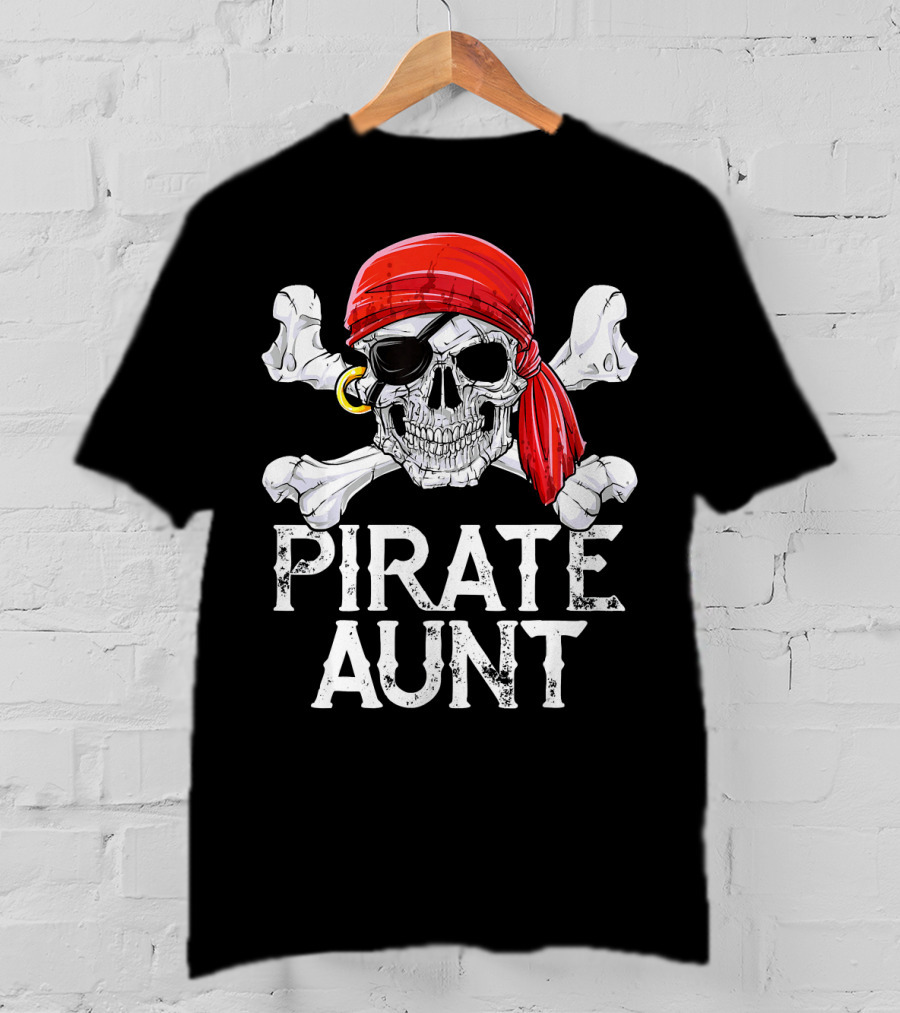 Pirate Aunt Skull Crossbones Red Bandana Eyepatch Jolly Roger Flag T-Shirt