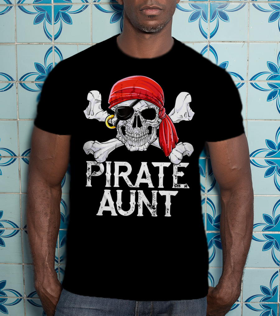 Pirate Aunt Skull Crossbones Red Bandana Eyepatch Jolly Roger Flag T-Shirt