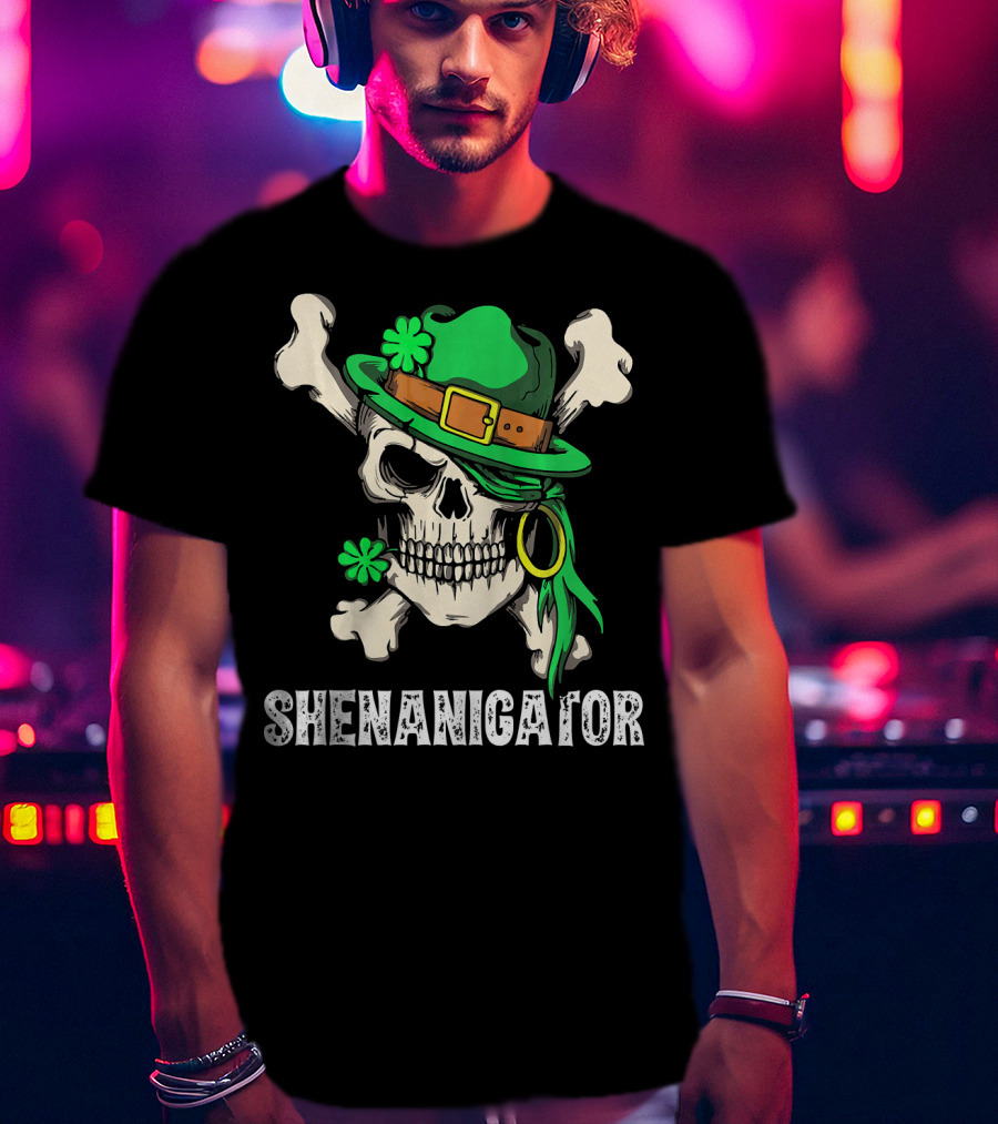 Shenanigator Skull With Irish Hat And Shamrocks For St Patrick's Day T-Shirt