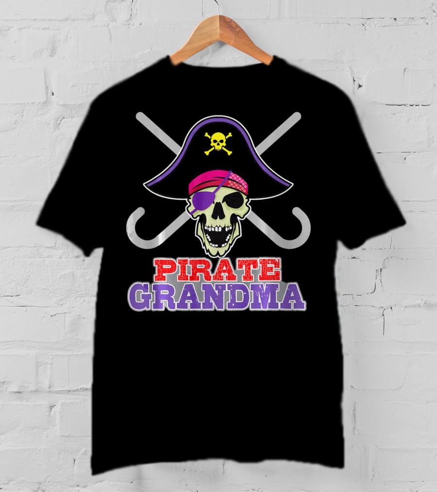 Pirate Grandma Skull With Crossbones And Pirate Hat T-Shirt