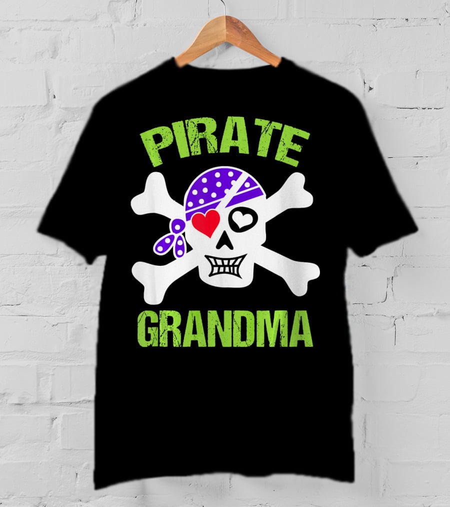 Pirate Grandma Skull With Bandana And Heart Eye T-Shirt
