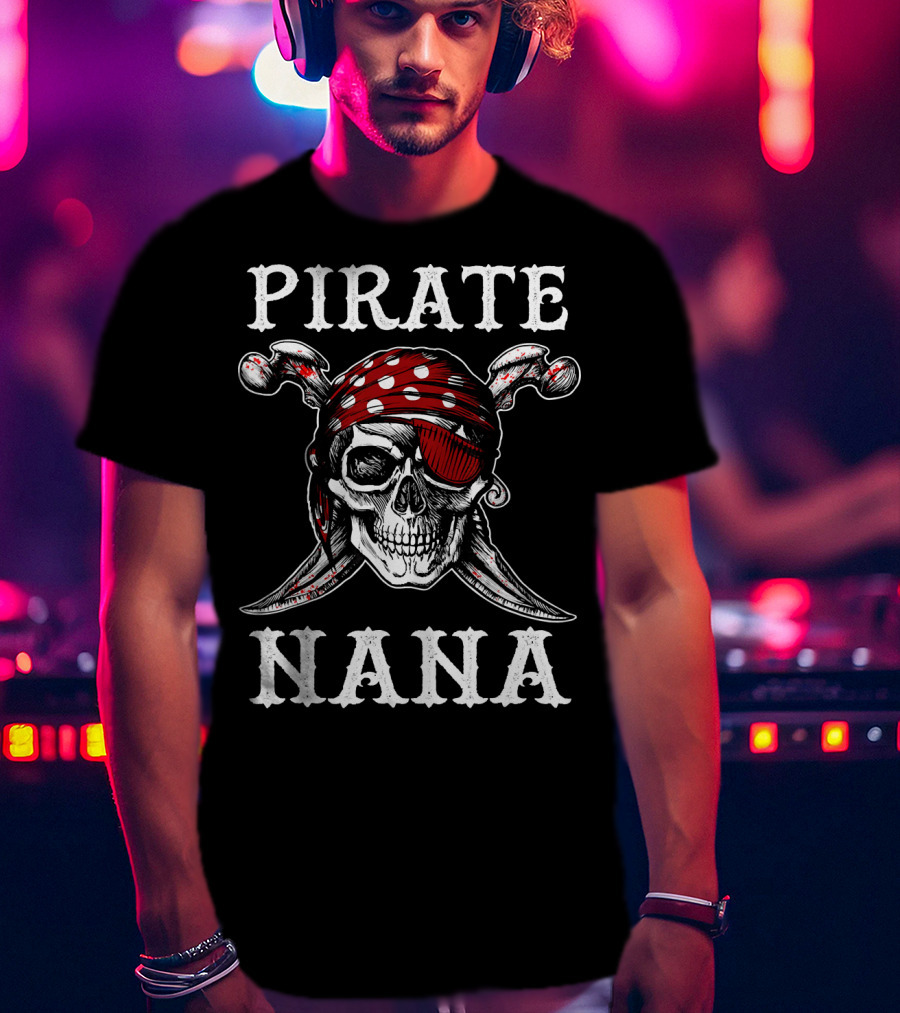 Pirate Nana Halloween Skull Red Bandana Eyepatch T-Shirt
