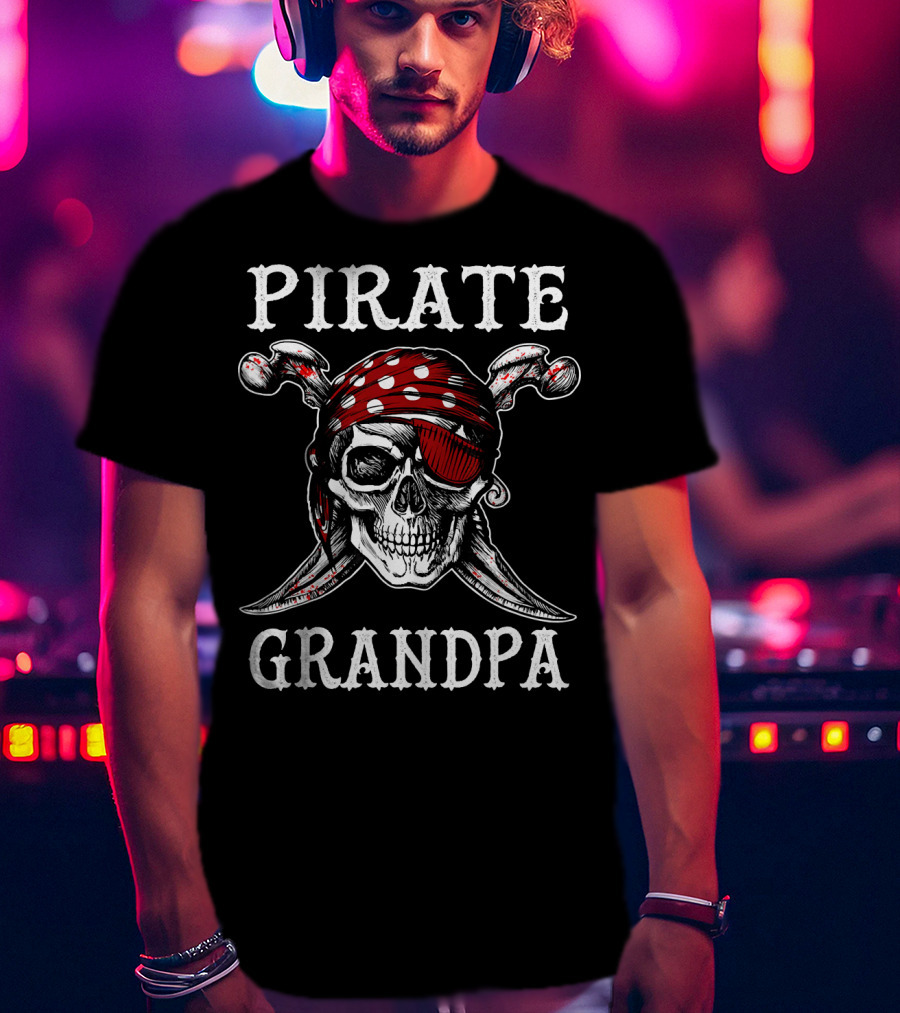 Pirate Grandpa Skull Halloween Eyepatch Bandana Crossed Sabers T-Shirt