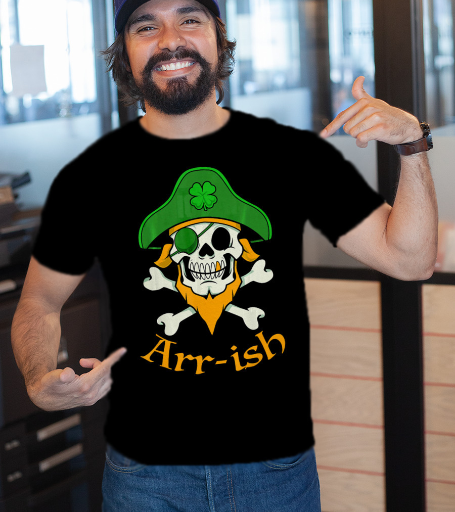 Arr-ish Pirate Skull With Shamrock Hat For St Patrick's Day T-Shirt