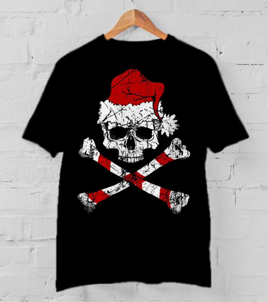 Pirate Christmas Skull With Santa Hat And Candy Cane Crossbones T-Shirt