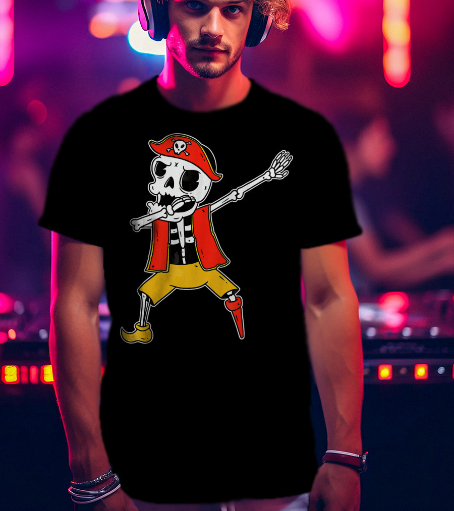 Dabbing Skeleton Pirate Skull And Crossbones Hat T-Shirt