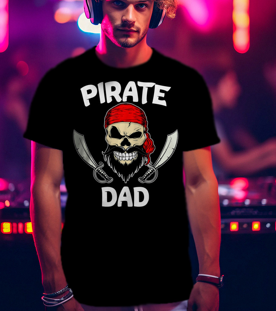 Pirate Dad Skull With Beard And Crossed Swords Halloween T-Shirt