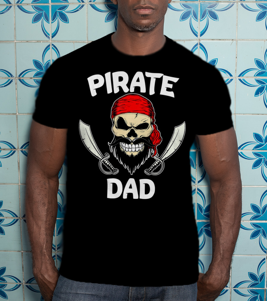 Pirate Dad Skull With Beard And Crossed Swords Halloween T-Shirt