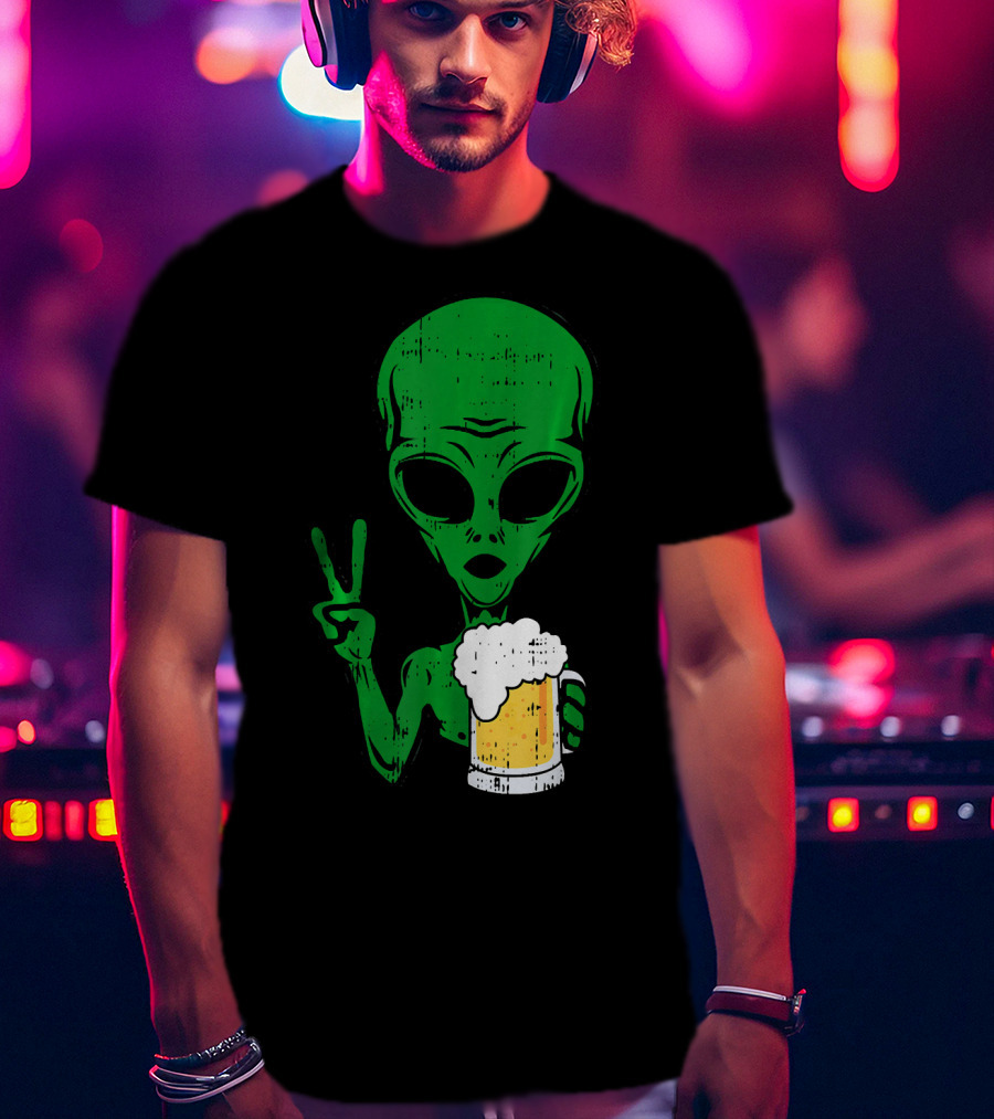 Area 51 Alien Peace Sign Drinking Beer T-Shirt