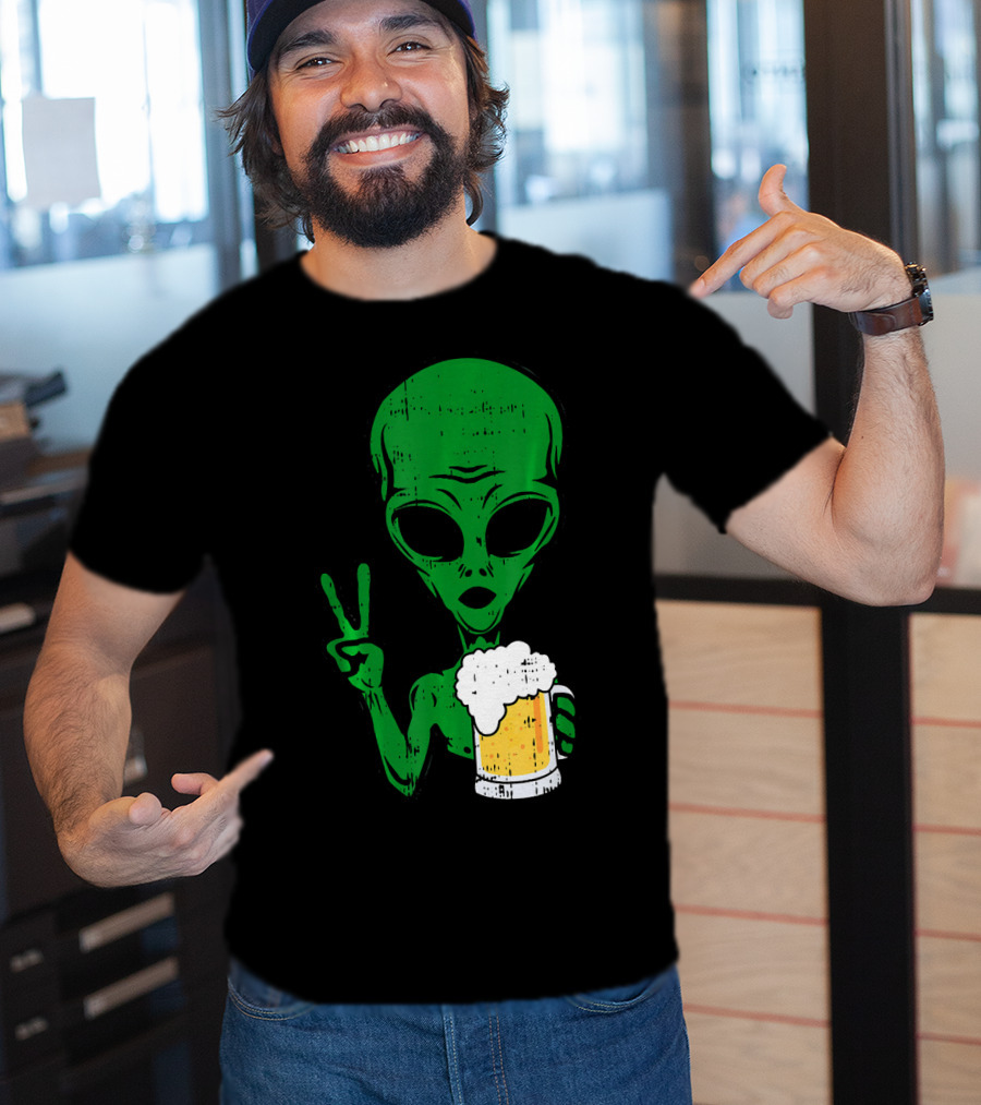 Area 51 Alien Peace Sign Drinking Beer T-Shirt