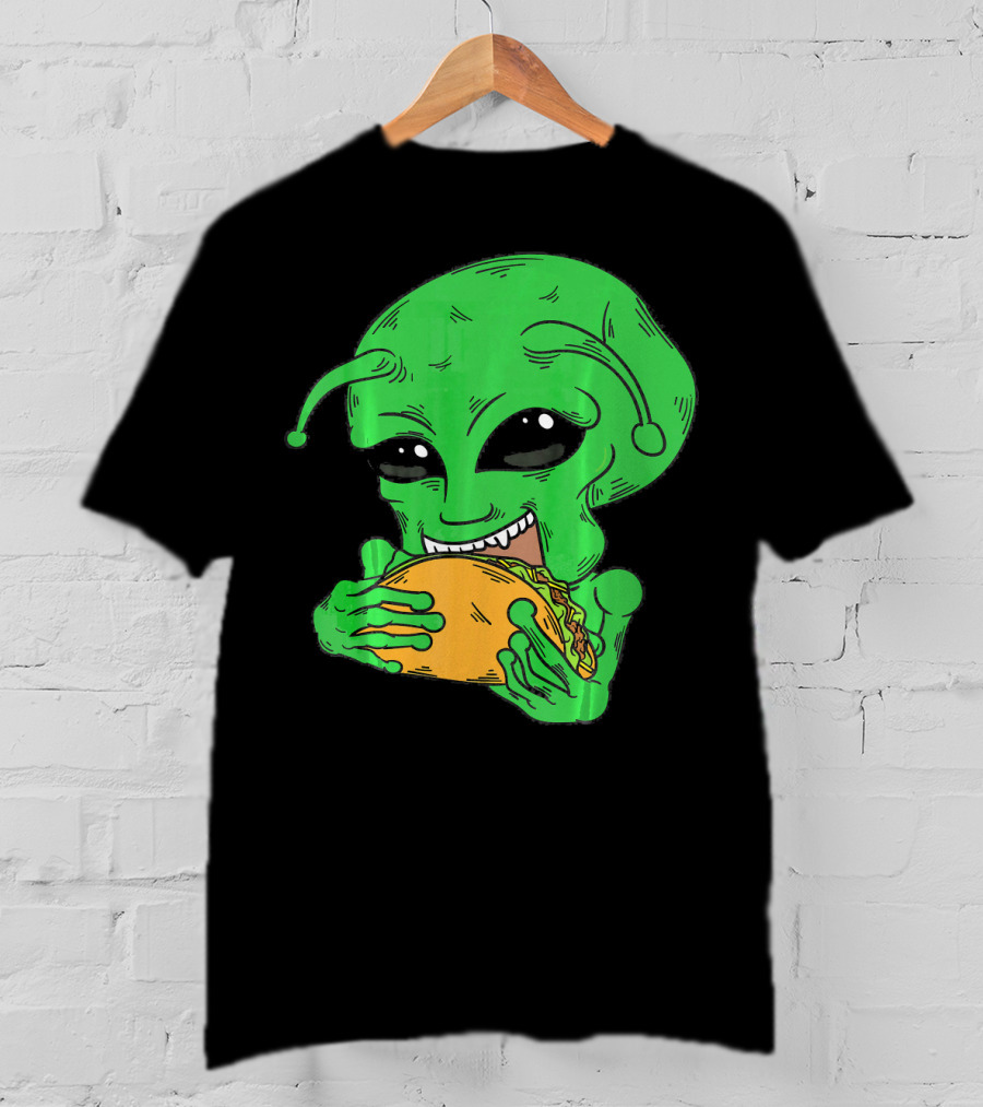Alien Eating Taco Cool Outer Space UFO T-Shirt