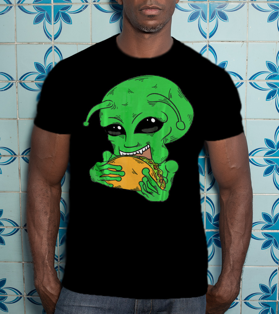 Alien Eating Taco Cool Outer Space UFO T-Shirt