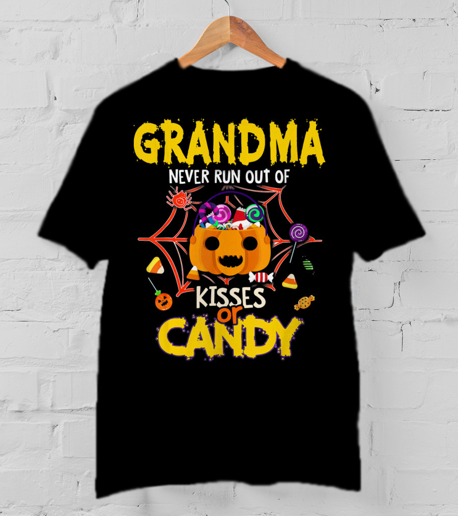 Grandma Never Run Out Of Kisses Or Candy Halloween Pumpkin Spiderweb Treats T-Shirt