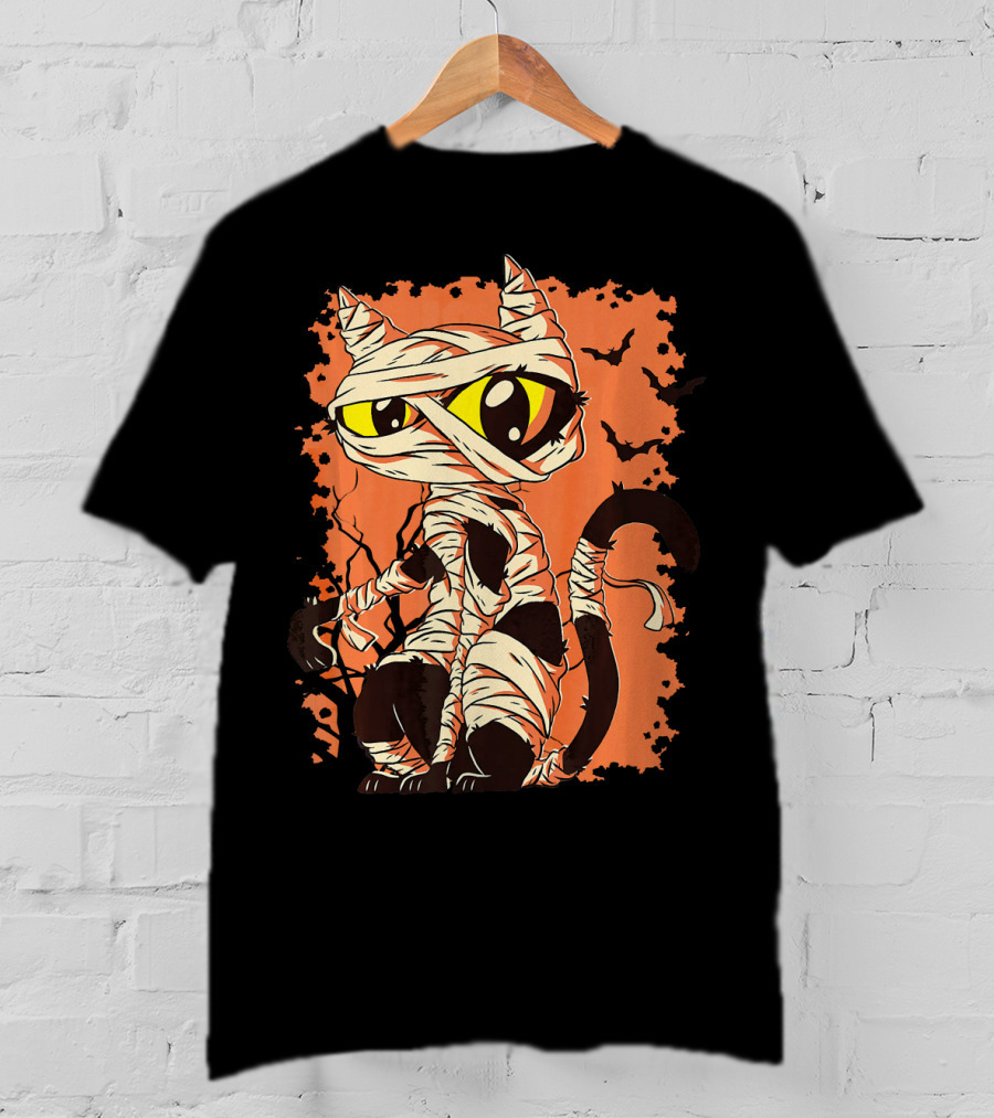 Mummy Cat With Yellow Eyes And Halloween Bats T-Shirt