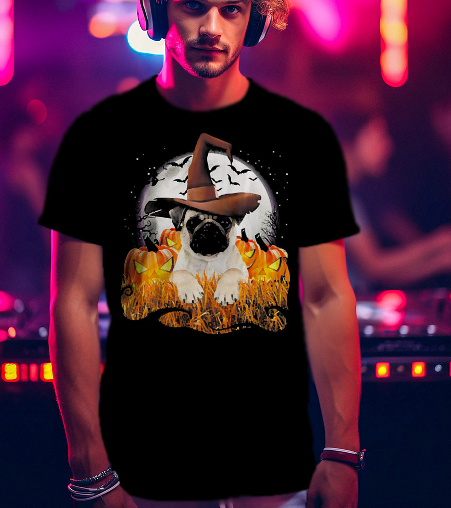 Funny Pug Halloween Witch Hat Pumpkins Moon Bats T-Shirt