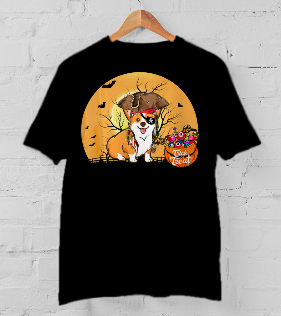 Trick Or Treat Pirate Corgi Halloween Scene With Candy Bowl And Bats T-Shirt