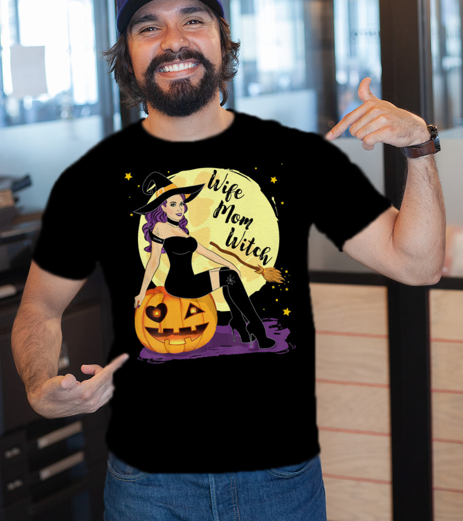 Wife Mom Witch Halloween Women Bro Pumpkin Moon Broomstick T-Shirt