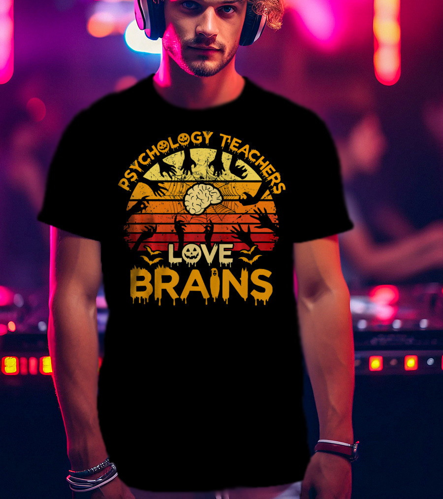 PSYCHOLOGY Teachers Love Brains Halloween Themed Retro T-Shirt