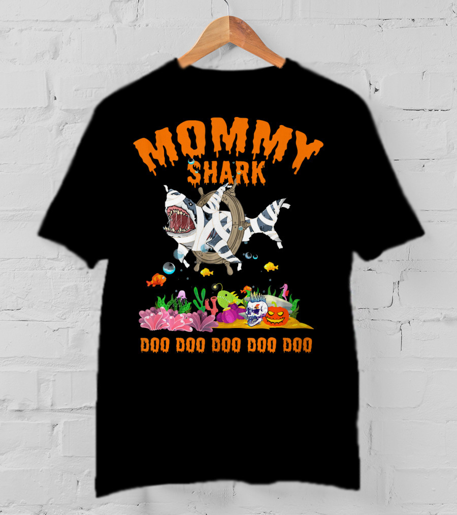 Mommy Shark Halloween Costume Doo Doo Doo Doo Doo T-Shirt