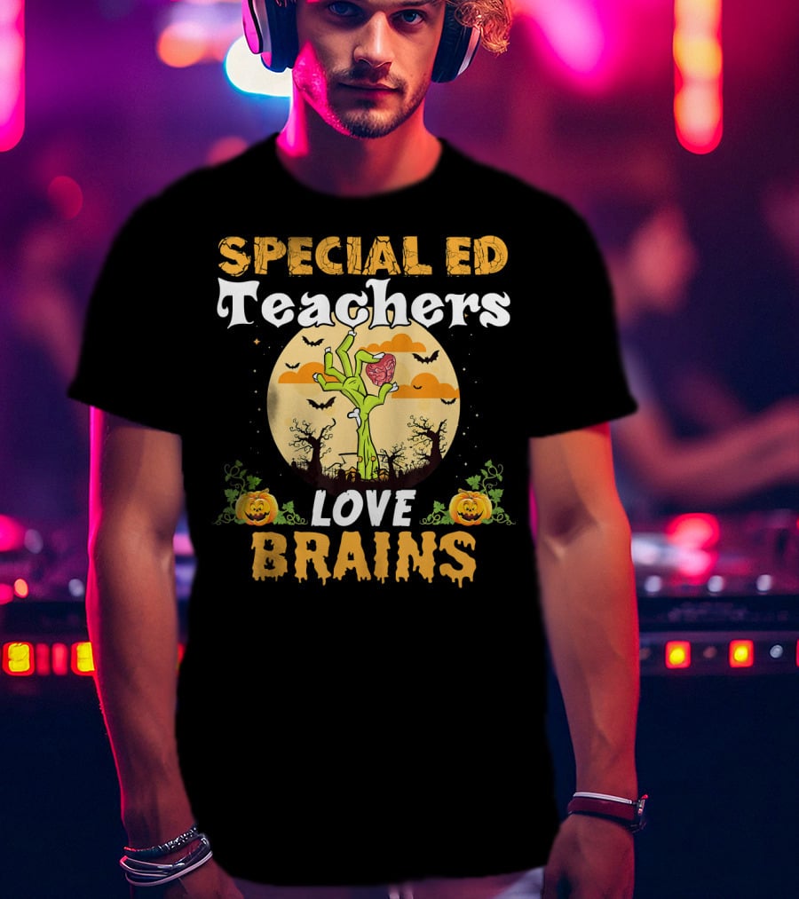 Special ED Teachers Love Brains Zombies Halloween Pumpkins Moon Bats T-Shirt