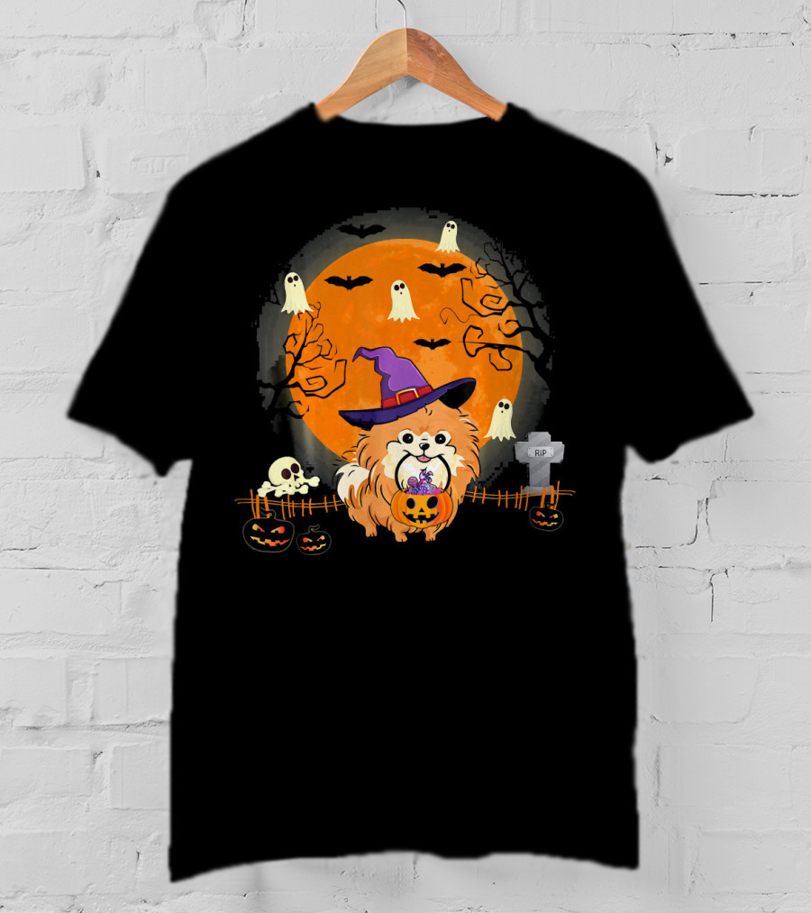 Pomeranian Witch Halloween Pumpkin Ghosts Bats Graveyard Moon T-Shirt