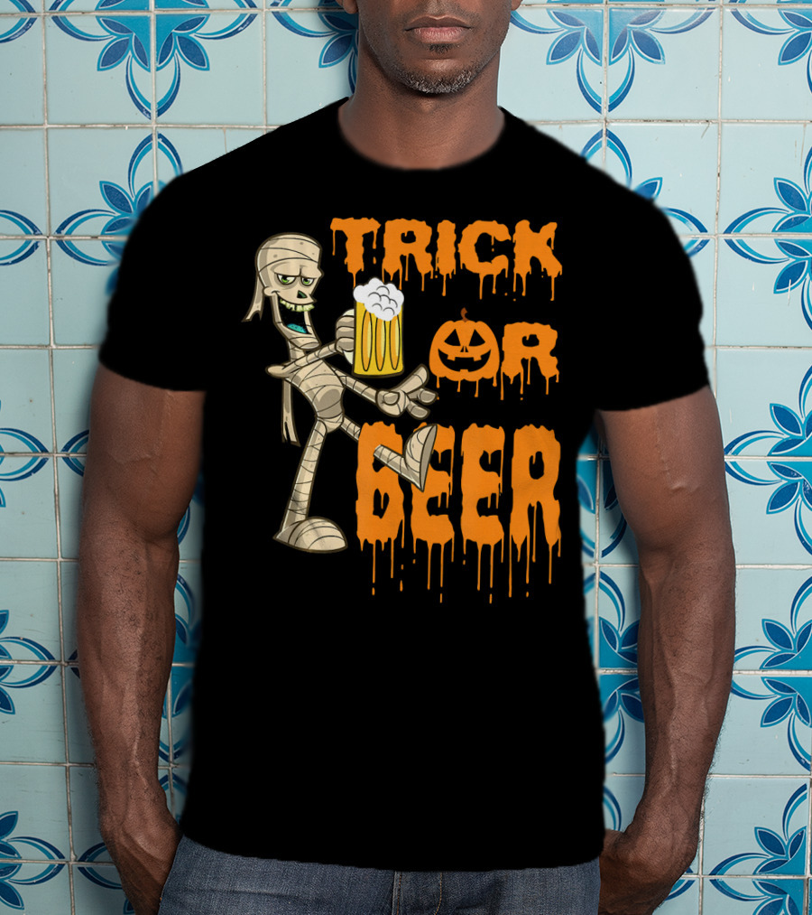 Trick Or Beer Mummy With Pumpkin And Mug T-Shirt