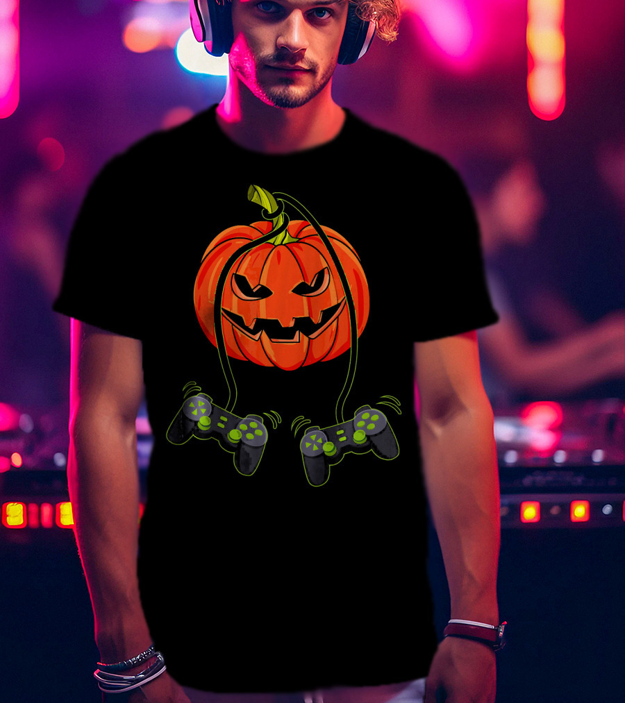 Jack O Lantern With Dual Video Game Controllers T-Shirt