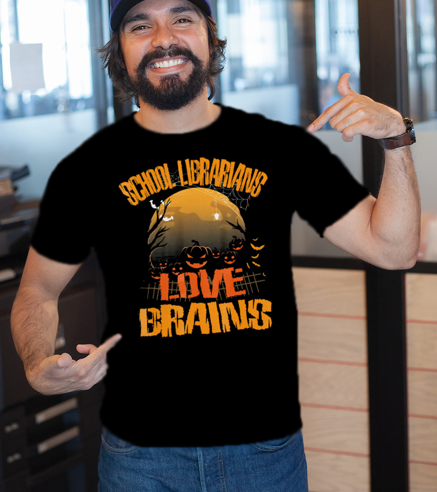 School Librarians Love Brains Halloween Pumpkins Spider Web Moon T-Shirt