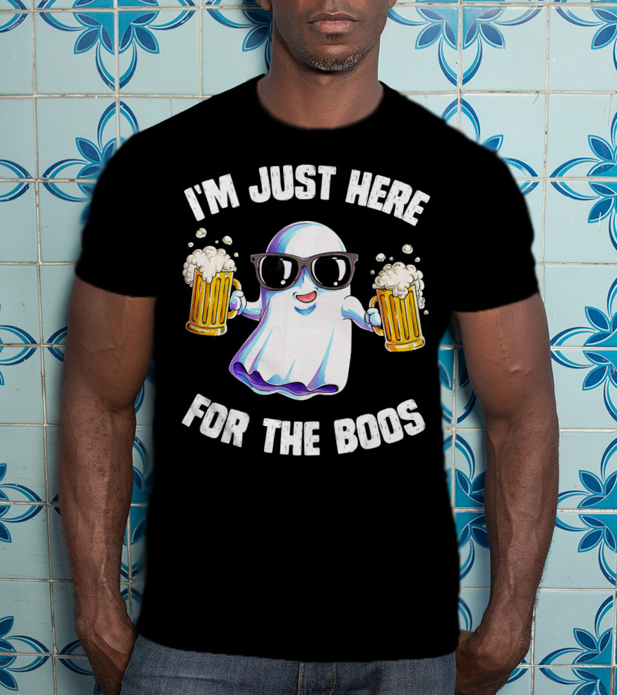 I'm Just Here For The Boos Ghost Holding Beer Mugs With Sunglasses T-Shirt