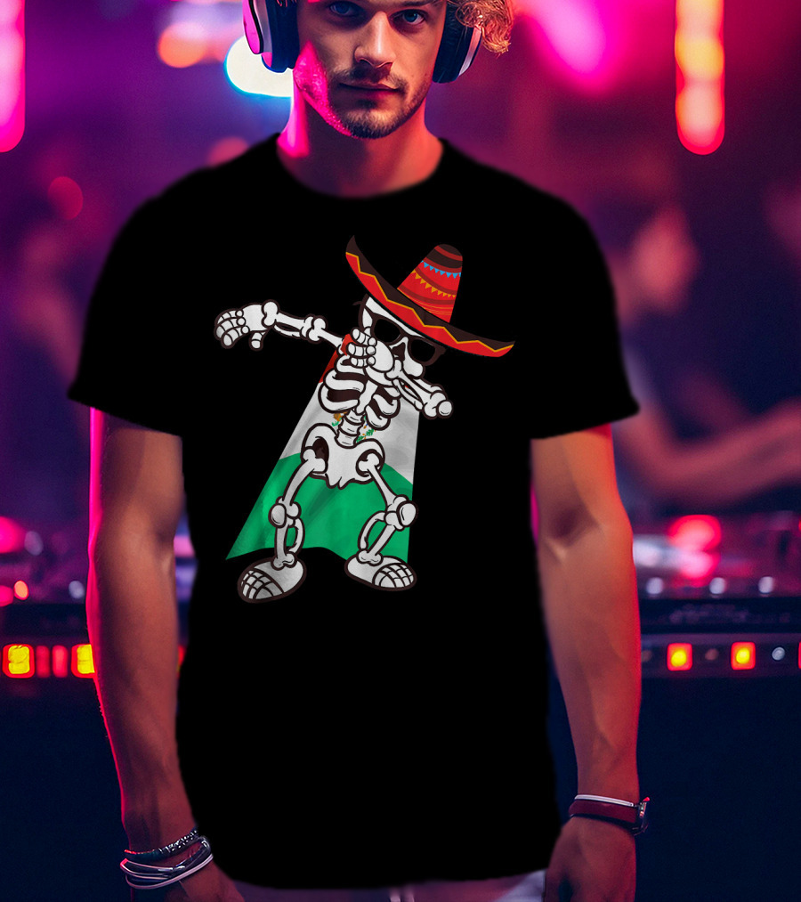 Cinco De Mayo Skeleton Dabbing With Sombrero And Mexican Flag Cape T-Shirt