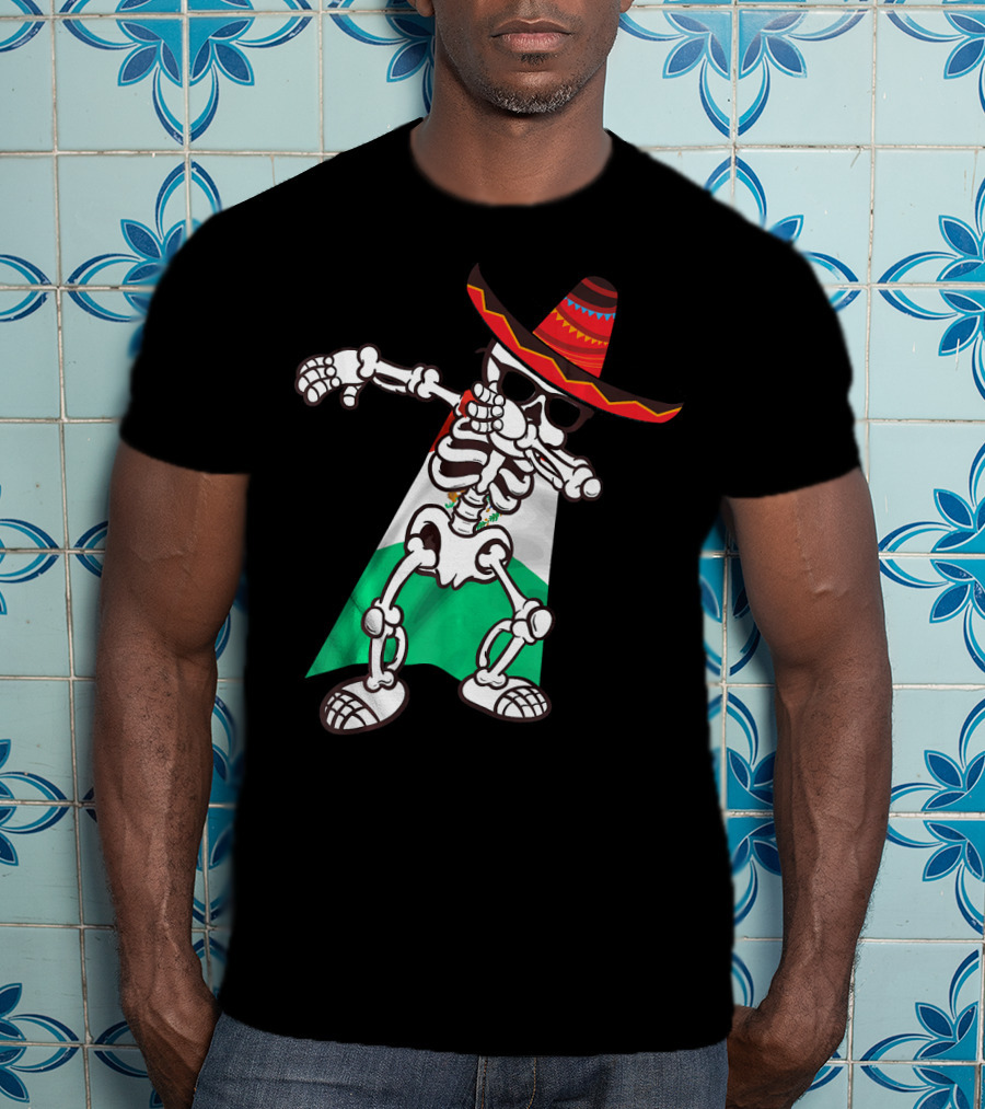 Cinco De Mayo Skeleton Dabbing With Sombrero And Mexican Flag Cape T-Shirt