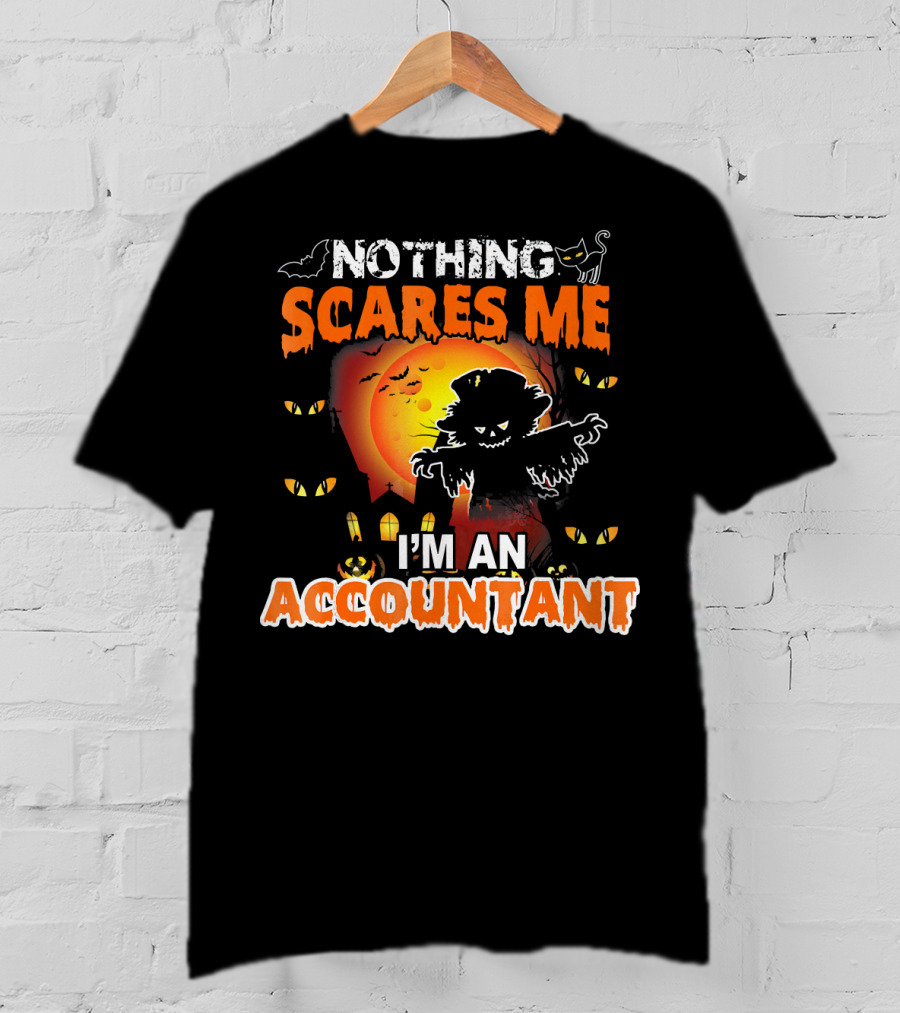 Nothing Scares Me I'm An Accountant Halloween Scarecrow And Cats T-Shirt
