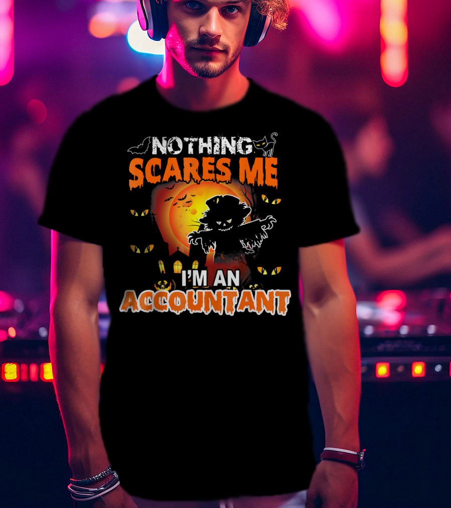Nothing Scares Me I'm An Accountant Halloween Scarecrow And Cats T-Shirt