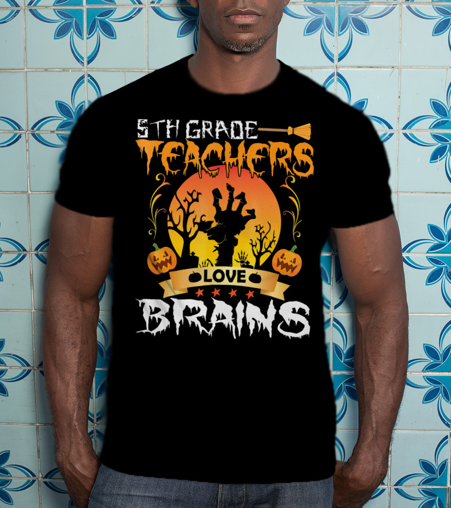 5th Grade Teachers Love Brains Tomb Pumpkin Moon T-Shirt