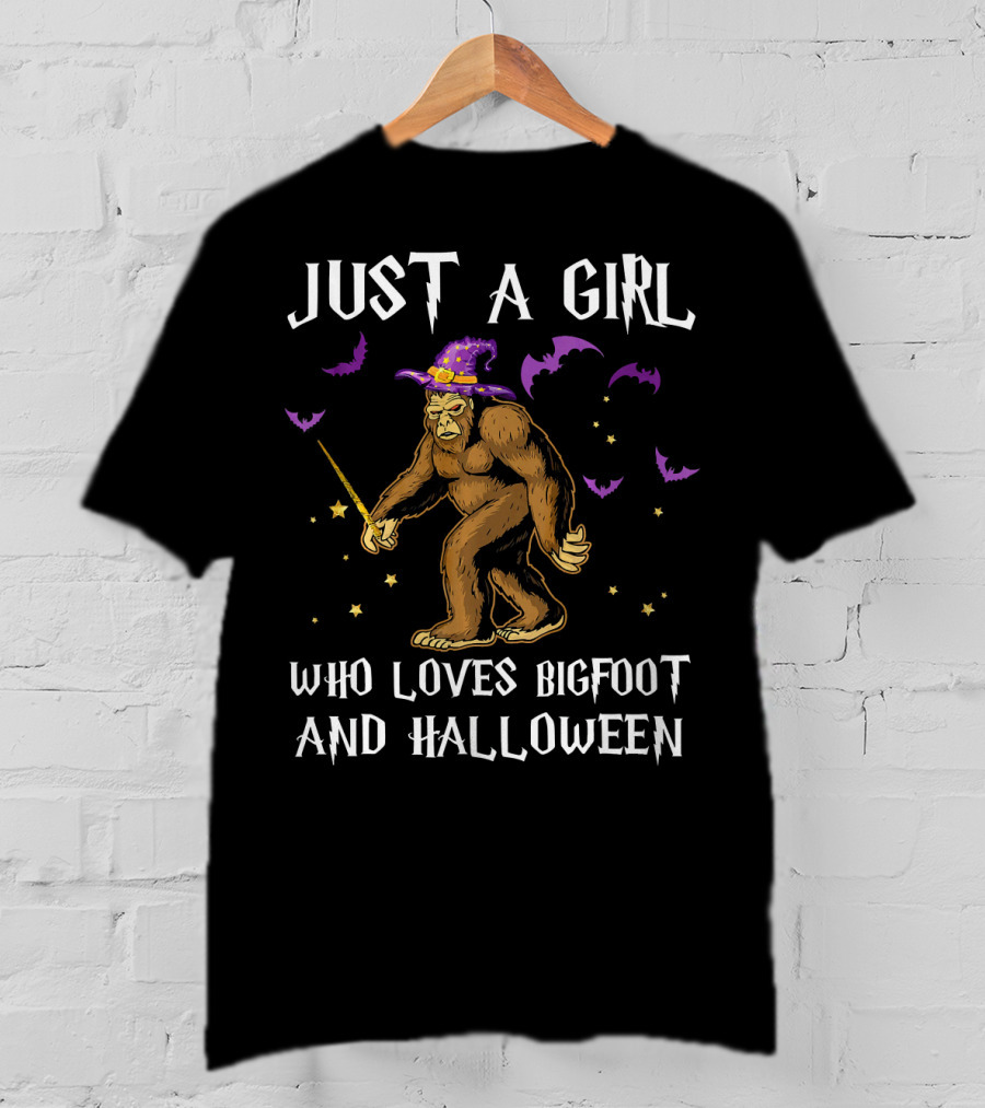 Just A Girl Who Loves Bigfoot And Halloween T-Shirt