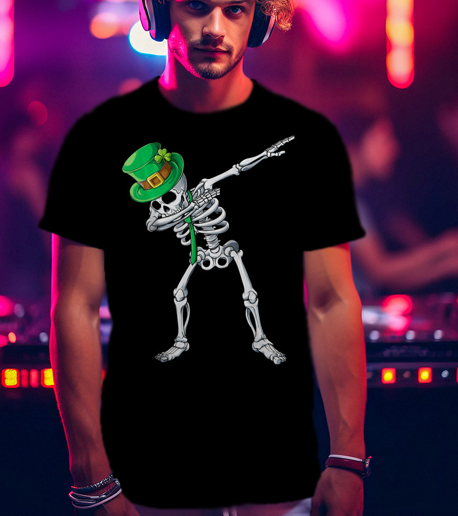 Dabbing Skeleton In Green Leprechaun Hat With Clover T-Shirt