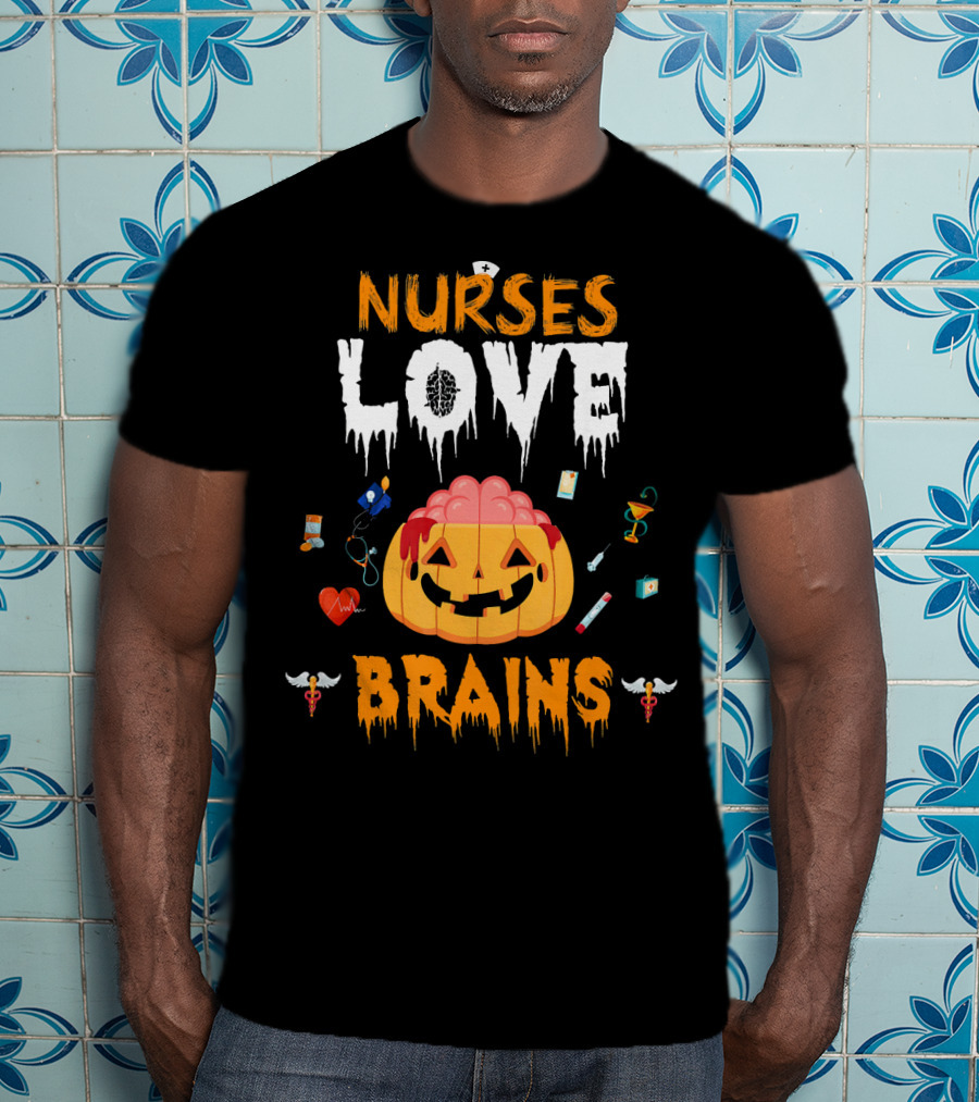 Nurses Love Brains Halloween Scary Nurse Pumpkin T-Shirt
