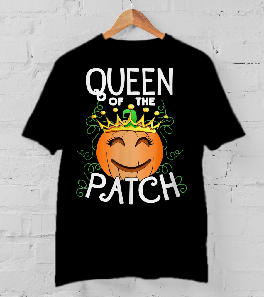 Queen Of The Patch Halloween Pumpkin T-Shirt