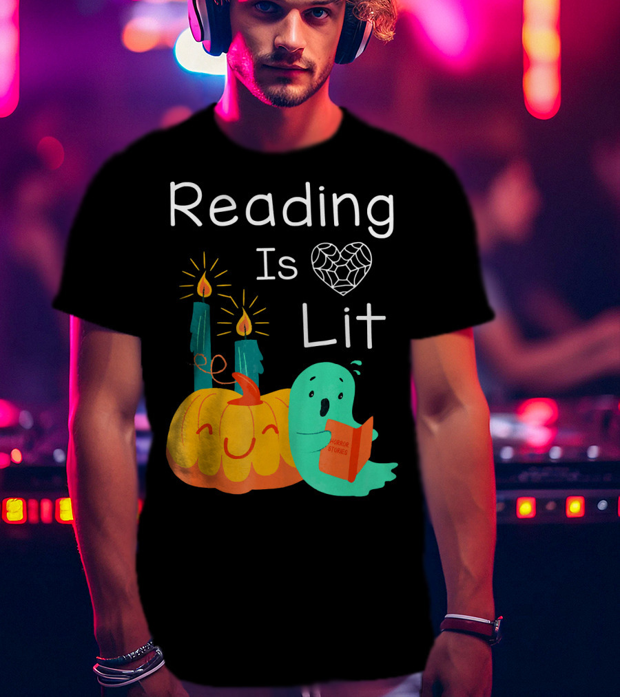 Reading Is Lit Teacher Librarian Halloween Costume Pumpkin Ghost Candles T-Shirt