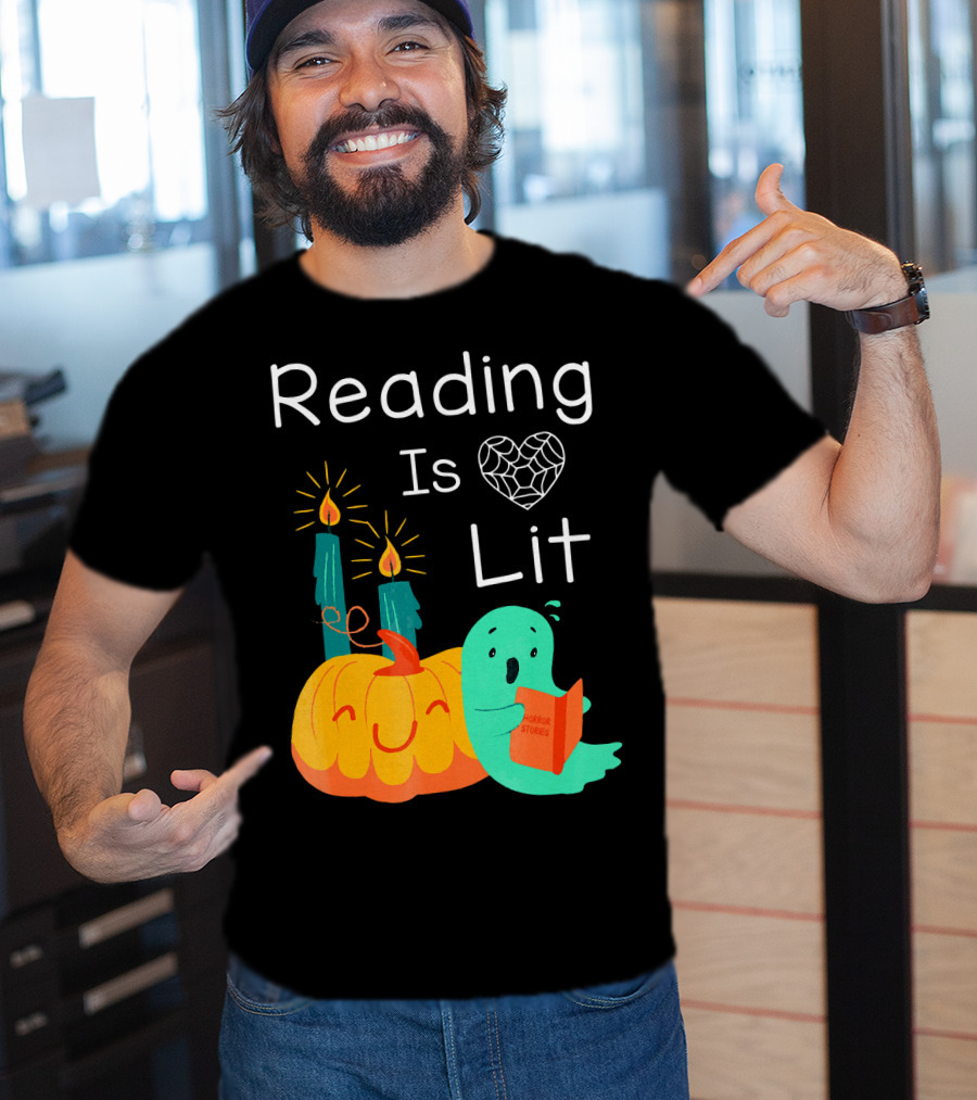 Reading Is Lit Teacher Librarian Halloween Costume Pumpkin Ghost Candles T-Shirt
