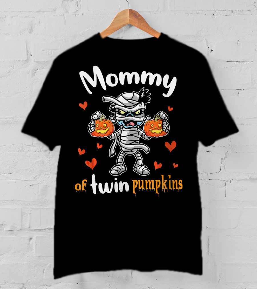 Mommy Of Twin Pumpkins Hearts Mummy T-Shirt