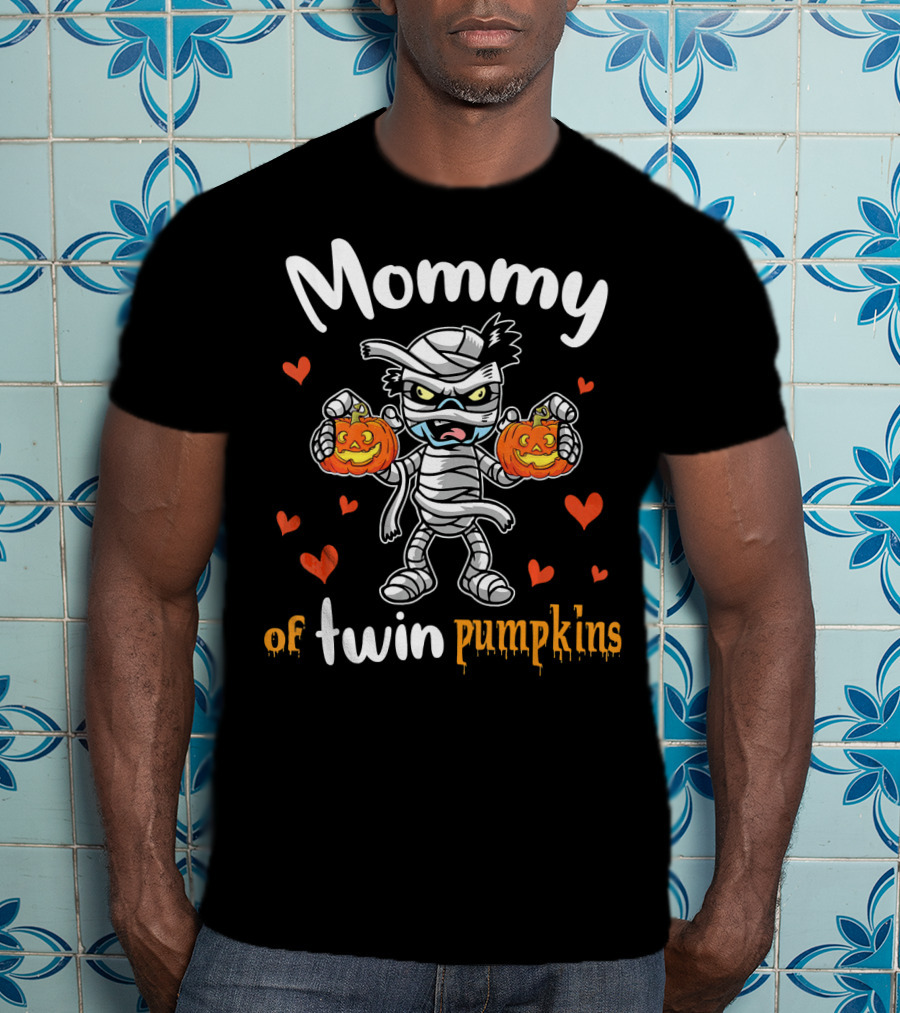 Mommy Of Twin Pumpkins Hearts Mummy T-Shirt