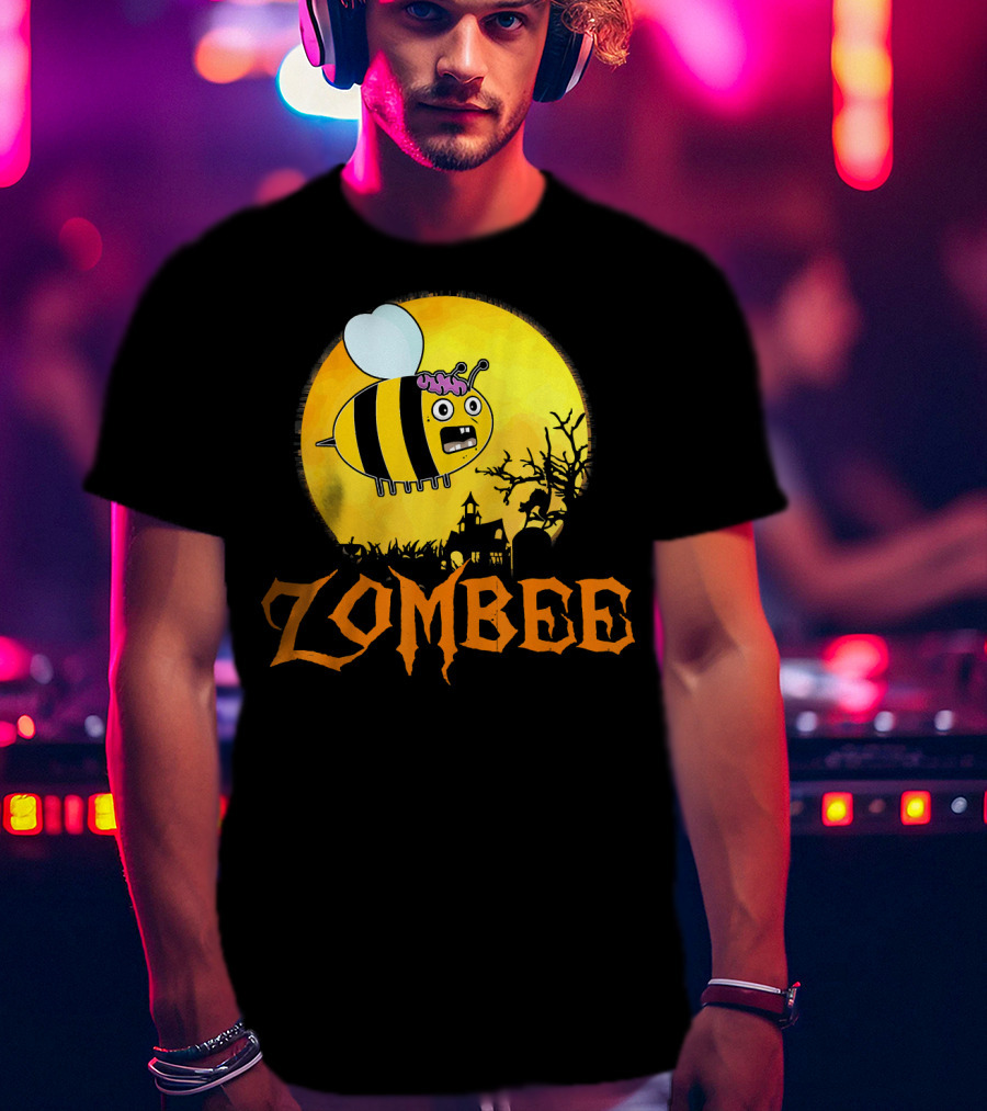 Zombee Funny Zombie Bee Halloween Spooky Moon Scene T-Shirt