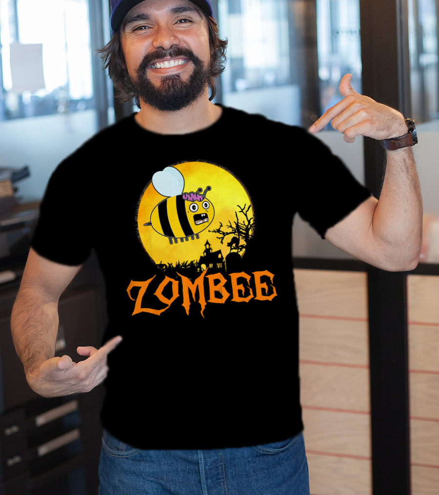 Zombee Funny Zombie Bee Halloween Spooky Moon Scene T-Shirt