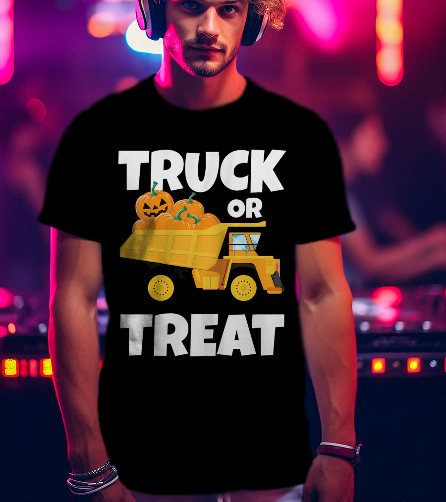 Kids Halloween Toddlers Boys Truck Or Treat Pumpkins T-Shirt