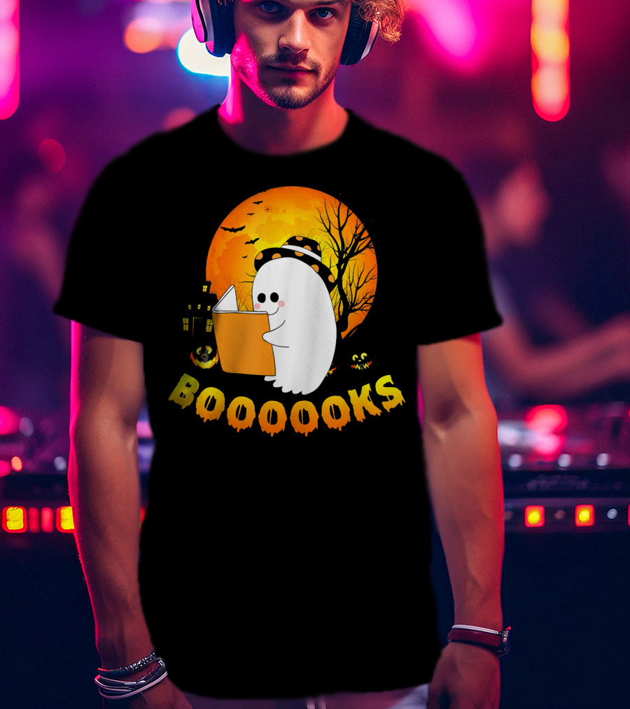 Booooooks Cute Ghost Reading Halloween Book Full Moon Scene T-Shirt