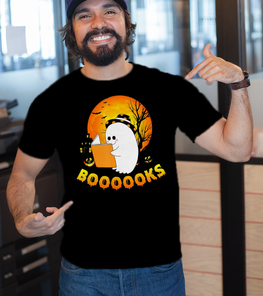 Booooooks Cute Ghost Reading Halloween Book Full Moon Scene T-Shirt